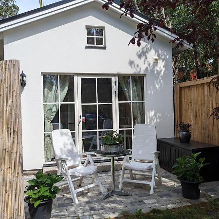 Cute Little Cottage In Hoellviken エクステリア 写真