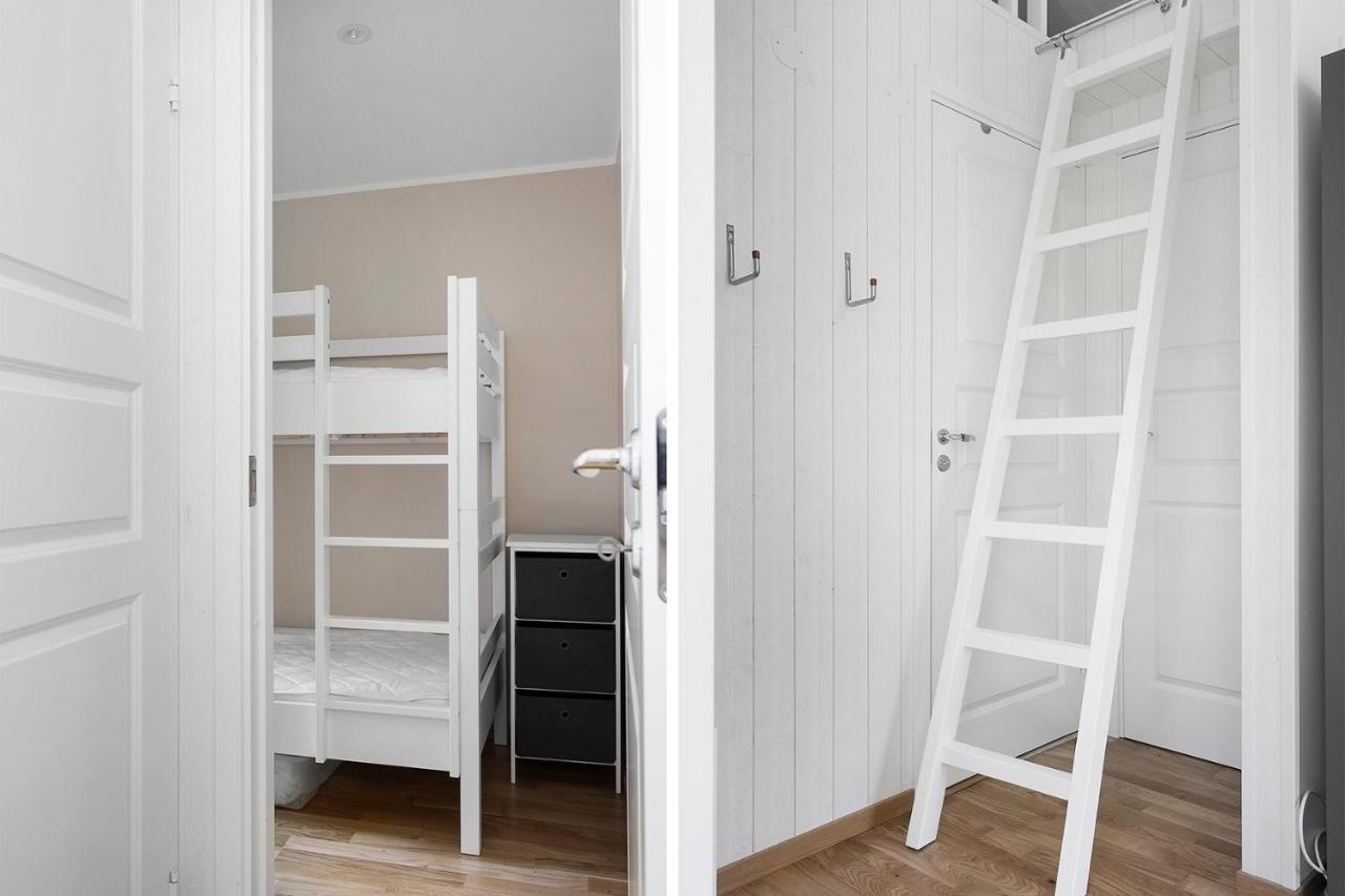 Cute Little Cottage In Hoellviken エクステリア 写真