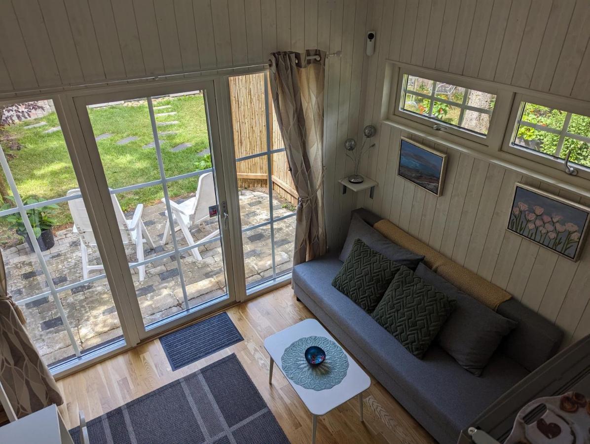 Cute Little Cottage In Hoellviken エクステリア 写真
