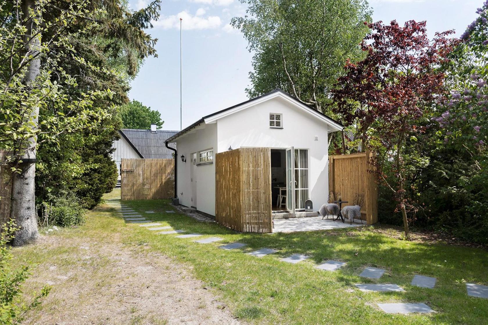 Cute Little Cottage In Hoellviken エクステリア 写真